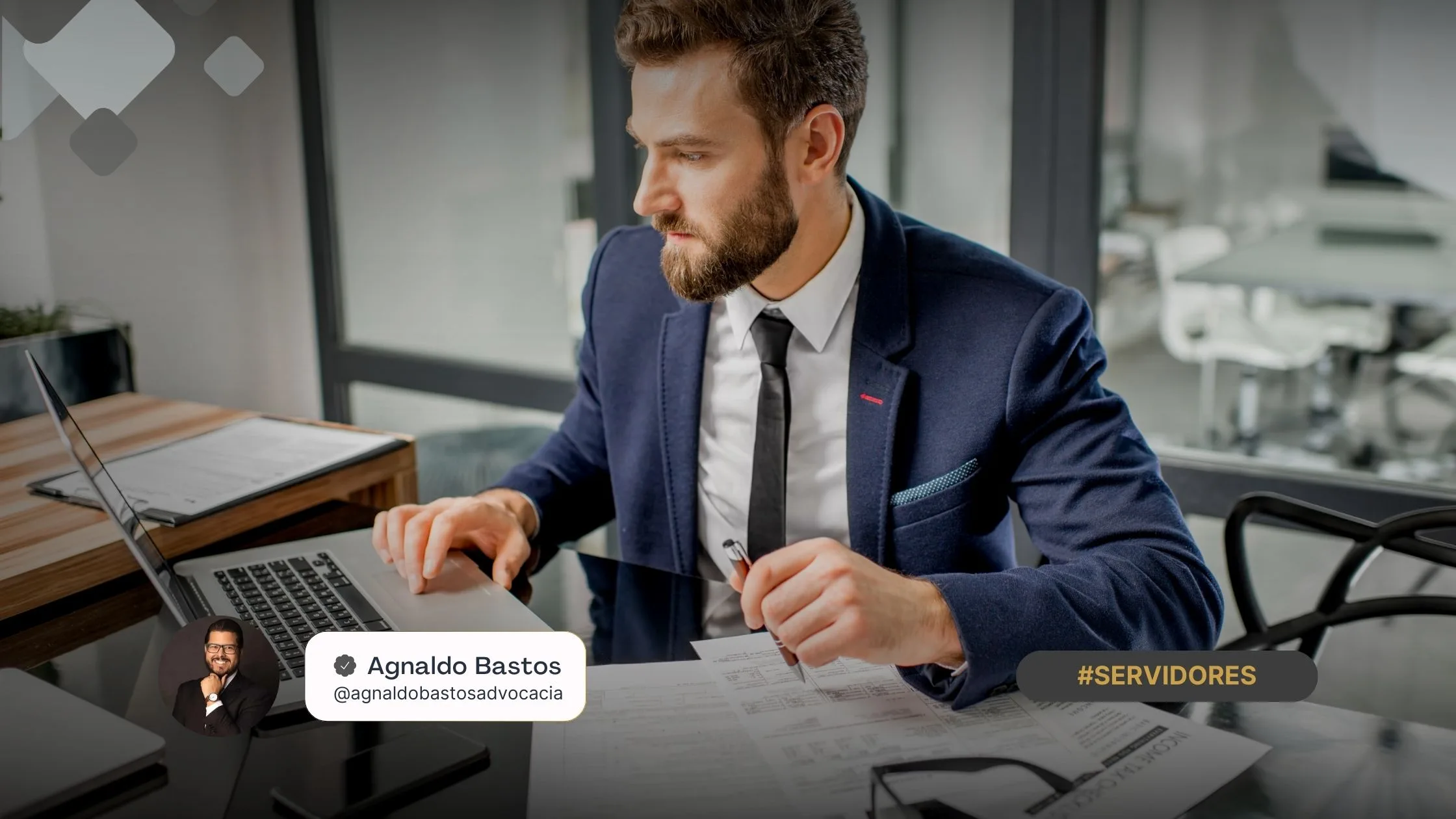 Entenda quando é possível acumular cargo público com emprego privado. Saiba os requisitos, restrições e como evitar problemas nessa situação.